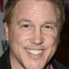 ლოქლინ მუნრო | Lochlyn Munro