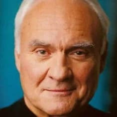 კენეტ უელში | Kenneth Welsh