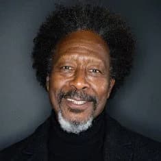 კლარკ პიტერსი | Clarke Peters