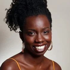არაფრის. | Adepero Oduye