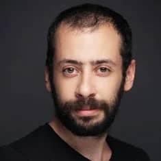 დენიზ გურზუმარი